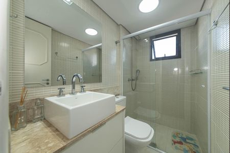 Apartamento à venda com 94m², 3 quartos e 2 vagas Apartamento à venda com 94m², 3 quartos e 2 vagasBanheiro da Suíte
