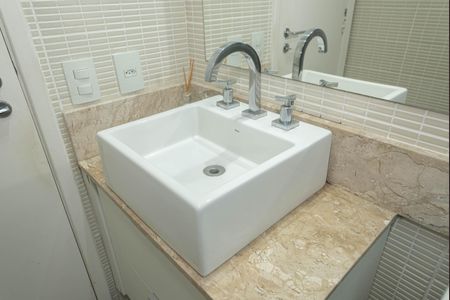 Apartamento à venda com 94m², 3 quartos e 2 vagas Apartamento à venda com 94m², 3 quartos e 2 vagasBanheiro da Suíte
