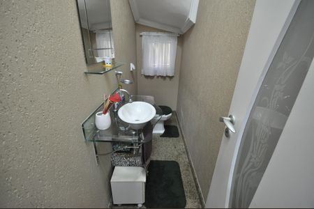 Casa à venda com 133m², 3 quartos e 2 vagasLavabo