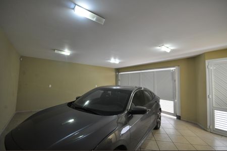 Garagem de casa à venda com 3 quartos, 133m² em Vila Medeiros, São Paulo