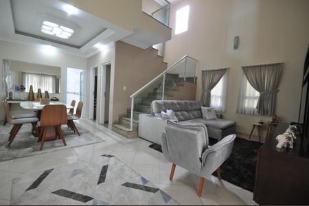 Sala de casa à venda com 3 quartos, 133m² em Vila Medeiros, São Paulo