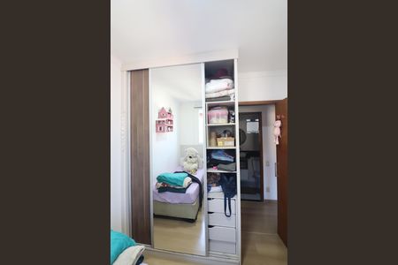 Apartamento à venda com 70m², 3 quartos e 1 vagaQuarto 2