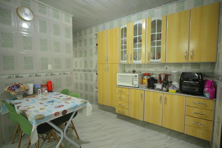 Casa à venda com 142m², 3 quartos e 2 vagasCozinha 