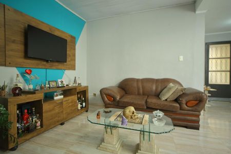 Casa à venda com 142m², 3 quartos e 2 vagasSala