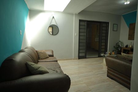 Casa à venda com 142m², 3 quartos e 2 vagasSala