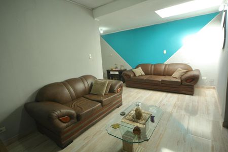 Casa à venda com 142m², 3 quartos e 2 vagasSala