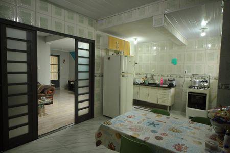 Casa à venda com 142m², 3 quartos e 2 vagasCozinha 