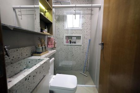 Apartamento à venda com 48m², 2 quartos e 1 vaga Apartamento à venda com 48m², 2 quartos e 1 vagaBanheiro