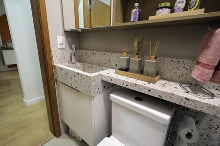 Apartamento à venda com 48m², 2 quartos e 1 vaga Apartamento à venda com 48m², 2 quartos e 1 vagaBanheiro