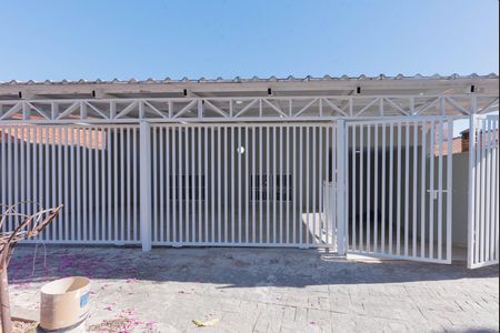 Casa para alugar com 98m², 3 quartos e 3 vagas Casa para alugar com 98m², 3 quartos e 3 vagasFachada