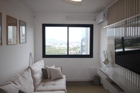 Sala de apartamento para alugar com 1 quarto, 45m² em Petrópolis, Porto Alegre