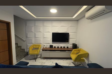 Casa à venda com 126m², 3 quartos e 2 vagas Casa à venda com 126m², 3 quartos e 2 vagasSala