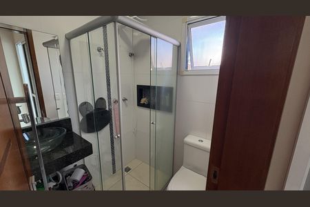 Casa à venda com 126m², 3 quartos e 2 vagas Casa à venda com 126m², 3 quartos e 2 vagasBanheiro Suíte 1