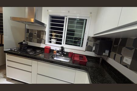 Casa à venda com 126m², 3 quartos e 2 vagas Casa à venda com 126m², 3 quartos e 2 vagasCozinha