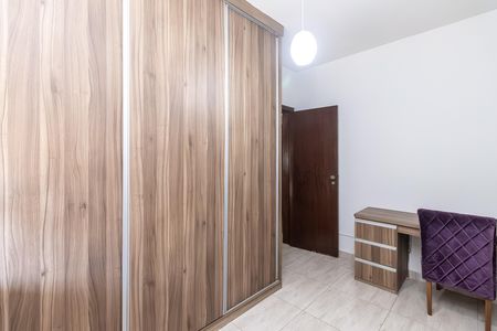 Quarto 1 de casa à venda com 2 quartos, 50m² em Serrano, Belo Horizonte