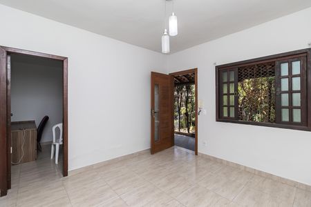 Sala de casa à venda com 2 quartos, 50m² em Serrano, Belo Horizonte