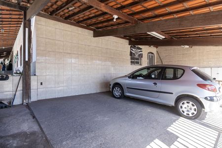 Casa à venda com 50m², 2 quartos e 1 vaga Casa à venda com 50m², 2 quartos e 1 vagaEstacionamento