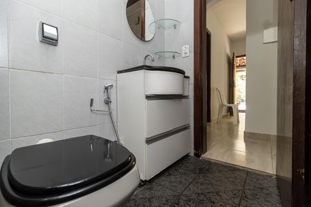 Casa à venda com 50m², 2 quartos e 1 vaga Casa à venda com 50m², 2 quartos e 1 vagaBanheiro Social