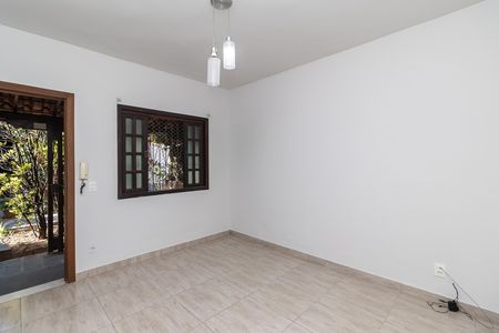 Sala de casa à venda com 2 quartos, 50m² em Serrano, Belo Horizonte