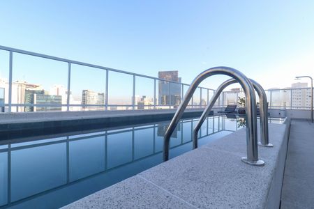 Studio à venda com 25m², 1 quarto e sem vagaÁrea comum - Piscina