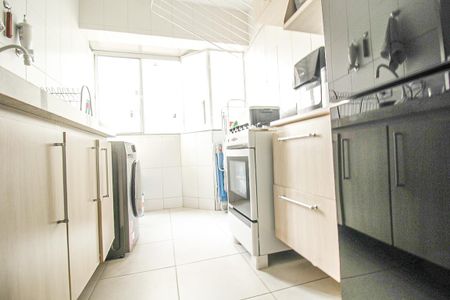 Apartamento à venda com 57m², 2 quartos e 2 vagasCozinha e Área de Serviço