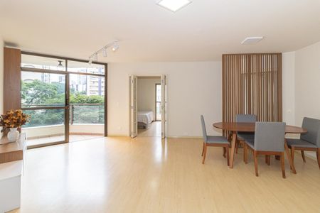 Sala de apartamento para alugar com 3 quartos, 114m² em Vila Olímpia, São Paulo