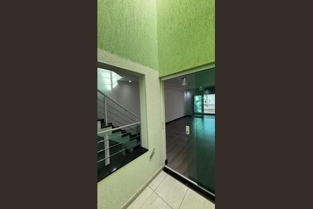 Casa para alugar com 250m², 3 quartos e 4 vagas Casa para alugar com 250m², 3 quartos e 4 vagasJardim de Inverno