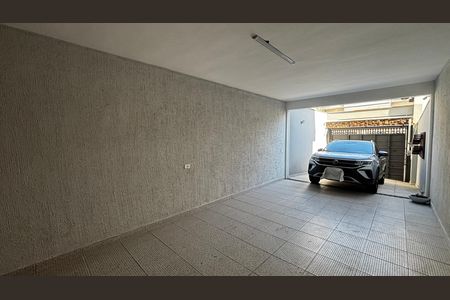 Casa para alugar com 250m², 3 quartos e 4 vagas Casa para alugar com 250m², 3 quartos e 4 vagasGaragem