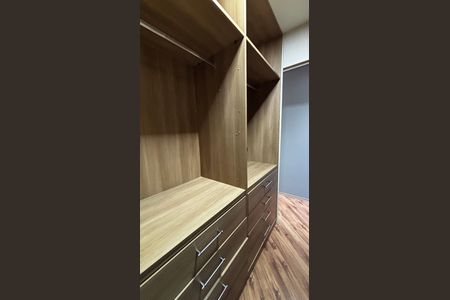 Casa para alugar com 250m², 3 quartos e 4 vagas Casa para alugar com 250m², 3 quartos e 4 vagasCloset da Suíte