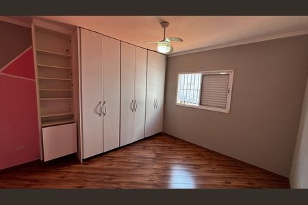 Casa para alugar com 250m², 3 quartos e 4 vagas Casa para alugar com 250m², 3 quartos e 4 vagasQuarto 2