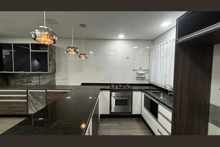 Casa para alugar com 250m², 3 quartos e 4 vagas Casa para alugar com 250m², 3 quartos e 4 vagasCozinha