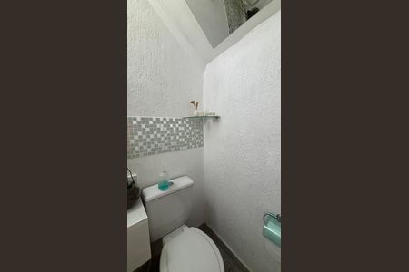 Casa para alugar com 250m², 3 quartos e 4 vagas Casa para alugar com 250m², 3 quartos e 4 vagasBanheiro da Garagem