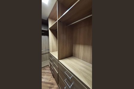 Casa para alugar com 250m², 3 quartos e 4 vagas Casa para alugar com 250m², 3 quartos e 4 vagasCloset da Suíte