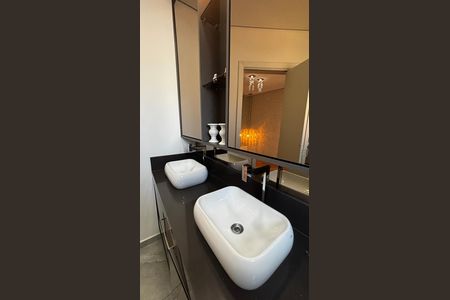 Casa para alugar com 250m², 3 quartos e 4 vagas Casa para alugar com 250m², 3 quartos e 4 vagasBanheiro da Suíte