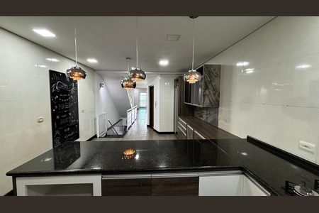 Casa para alugar com 250m², 3 quartos e 4 vagas Casa para alugar com 250m², 3 quartos e 4 vagasCozinha