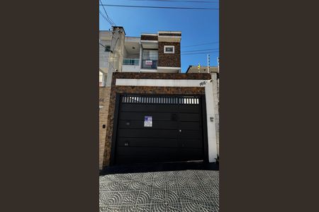 Casa para alugar com 250m², 3 quartos e 4 vagas Casa para alugar com 250m², 3 quartos e 4 vagasFachada