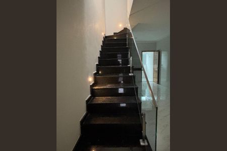 Casa à venda com 120m², 3 quartos e 2 vagas Casa à venda com 120m², 3 quartos e 2 vagasCorredor