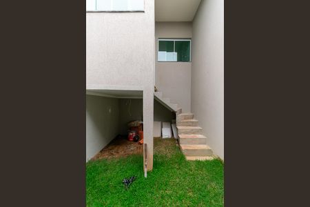 Casa à venda com 120m², 3 quartos e 2 vagas Casa à venda com 120m², 3 quartos e 2 vagasQuintal / Jardim