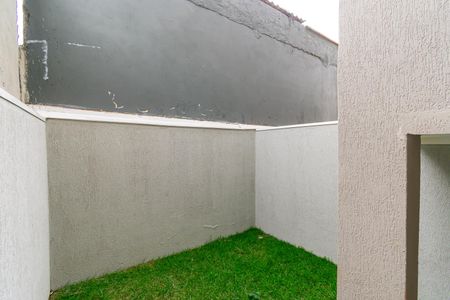 Casa à venda com 120m², 3 quartos e 2 vagas Casa à venda com 120m², 3 quartos e 2 vagasQuintal / Jardim