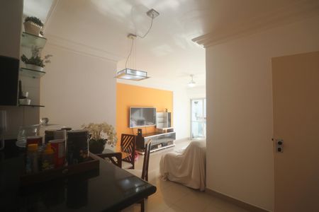 Sala de apartamento para alugar com 4 quartos, 110m² em Barra Funda, Guarujá