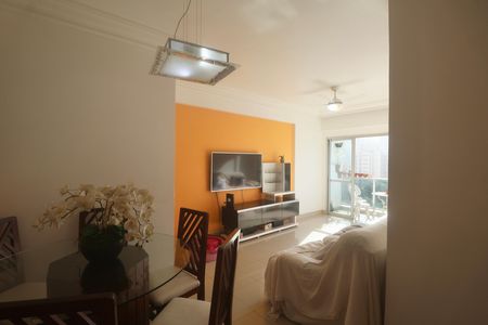 Sala de apartamento para alugar com 4 quartos, 110m² em Barra Funda, Guarujá