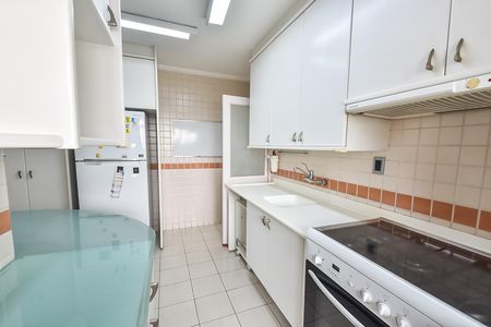 Apartamento para alugar com 103m², 3 quartos e 2 vagas Apartamento para alugar com 103m², 3 quartos e 2 vagasCozinha