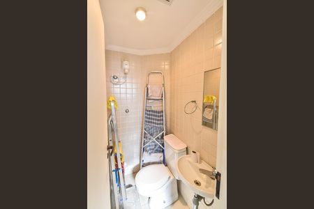 Apartamento para alugar com 103m², 3 quartos e 2 vagas Apartamento para alugar com 103m², 3 quartos e 2 vagasBanheiro de serviço