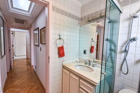 Apartamento para alugar com 103m², 3 quartos e 2 vagas Apartamento para alugar com 103m², 3 quartos e 2 vagasBanheiro