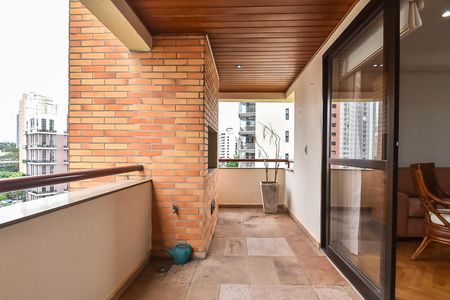 Apartamento para alugar com 103m², 3 quartos e 2 vagas Apartamento para alugar com 103m², 3 quartos e 2 vagasVaranda