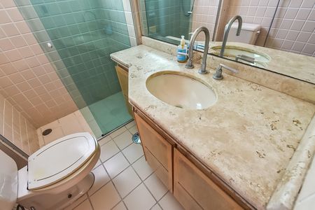 Apartamento para alugar com 103m², 3 quartos e 2 vagas Apartamento para alugar com 103m², 3 quartos e 2 vagasBanheiro da suíte