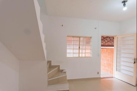 Sala de casa de condomínio para alugar com 2 quartos, 45m² em Jardim Paraiso de Viracopos, Campinas