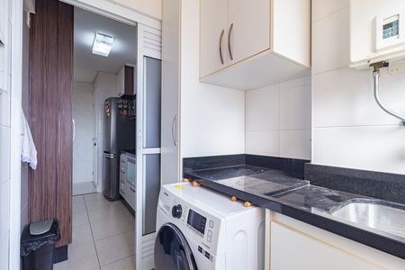 Apartamento à venda com 68m², 3 quartos e 1 vagaÁrea de Serviço