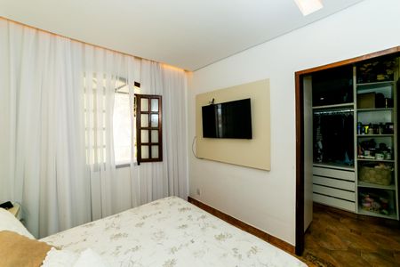 Apartamento à venda com 150m², 3 quartos e 1 vaga Apartamento à venda com 150m², 3 quartos e 1 vagaSuíte 2