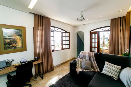 Apartamento à venda com 150m², 3 quartos e 1 vaga Apartamento à venda com 150m², 3 quartos e 1 vagaSala de TV